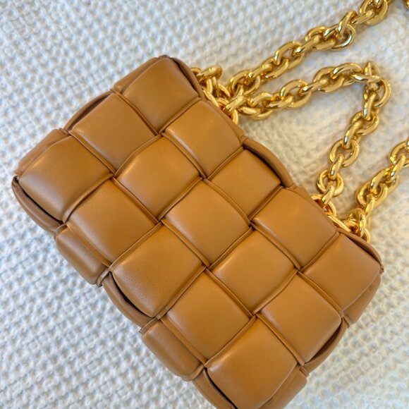 Bottega Veneta Chain Cassette bag in Caramel - Picture 10 of 11